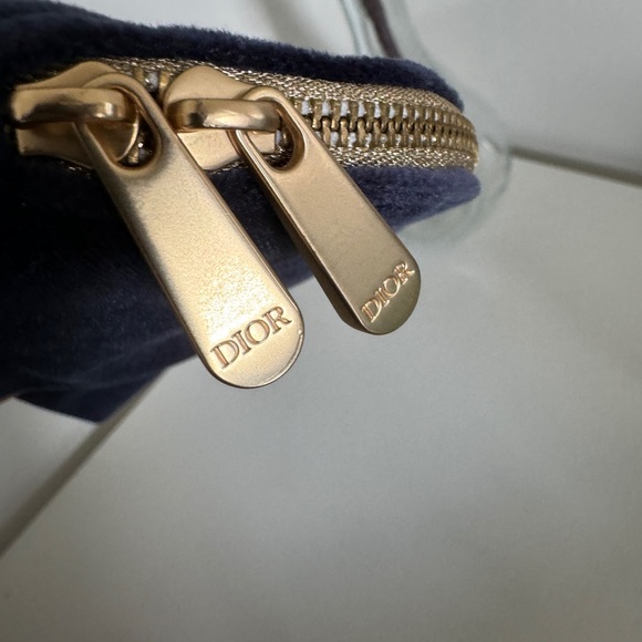 New Christian Dior Velvet Makeup Bag Navy - Picture 3 of 9